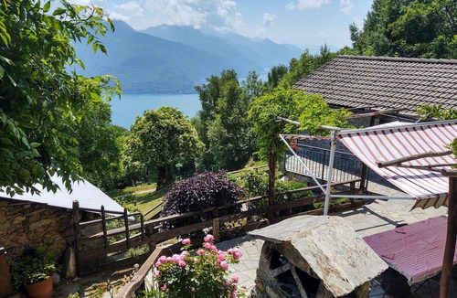 Peglio Apartment | Nice apartment for 4 guests with WIFI, TV, terrace and pets allowed