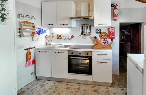 Peglio Apartment | Nice apartment for 7 guests with WIFI, TV, patio and pets allowed