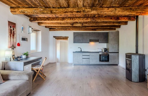 Dosso del Liro Apartment | Nice apartment for 2 guests with WIFI, TV, balcony and pets allowed