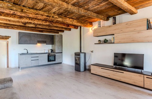 Dosso del Liro Apartment | Nice apartment for 2 guests with WIFI, TV, balcony and pets allowed