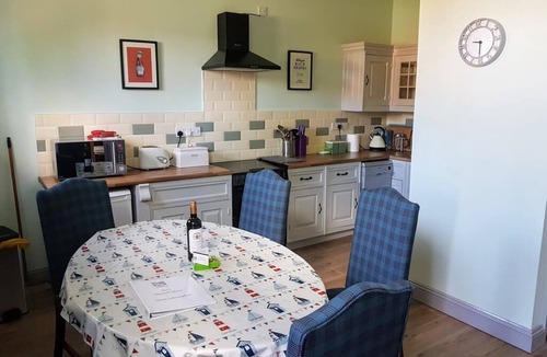 Breedon on the Hill Cottage | No.3 Meynell Mews king/twin room