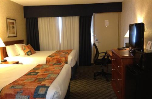 Pemberton Heights Hotel | North Vancouver Hotel