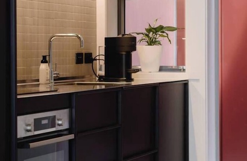 Te Aro Apartment | NYC Loft Vibe | 2BR City Stay + Rooftop Terrace