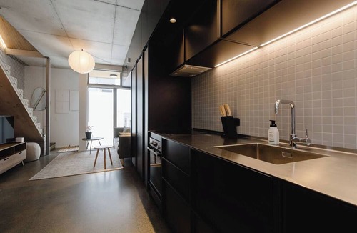 Te Aro Apartment | NYC Loft Vibe | 2BR City Stay + Rooftop Terrace