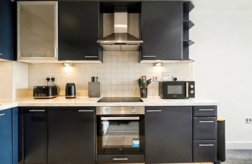 Docklands Apartment | O2 & ExCeL Modern 1-Bedroom Waterfront Flat Sleeps 4