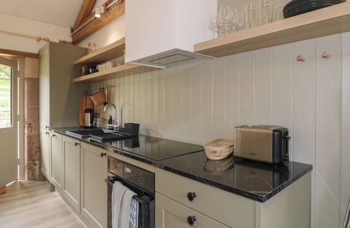 Crich House | OAK COTTAGE - FOLD YARDS, romantic, with open fire in Alderwasley