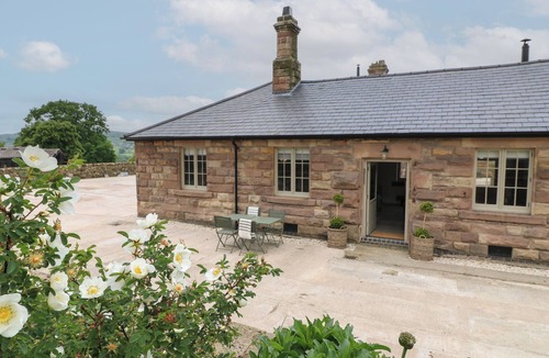 Crich House | OAK COTTAGE - FOLD YARDS, romantic, with open fire in Alderwasley