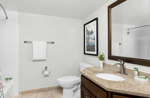 Arashi Resort | Ocean-Side Studio at Marriott’s Aruba Surf Club – Beachfront Relaxation & Resort