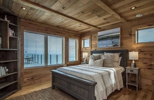 Cows Bay House | Oceanfront Estate with hot tub and gym