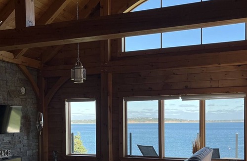 Cows Bay House | Oceanfront Estate with hot tub and gym