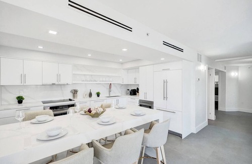 Mid Beach Apartment | Oceanfront Luxury 3BR/3BA Condo w/Resort Pools, Gym & Sauna 902
