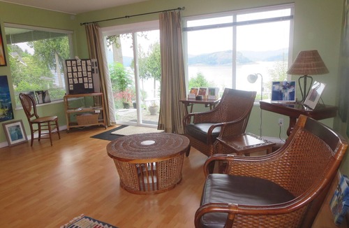 Cowichan Bay House | Oceanfront-One Acre-Spectacular Views, Free Internet - Hot tub-Close to Victoria