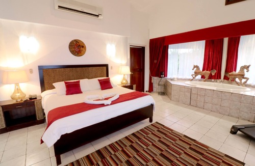 Manuel Antonio Hotel | Oceans Two Resort