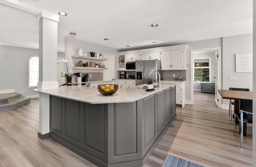 Central Okanagan House | Okanagan Lake Private Beachfront Retreat – 4-Bedroom Spacious Home Sleeps 8