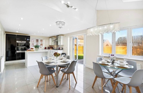 Hinckley House | Olympic House - Spacious house for a weekend with friends