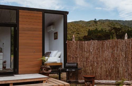 Kennedy Bay House | Omoho Stream X by Tiny Away
