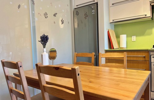 Strathcona Apartment | One Bed Apartment in Downtown Vancouver: Modern Comfort Meets City Vibes!