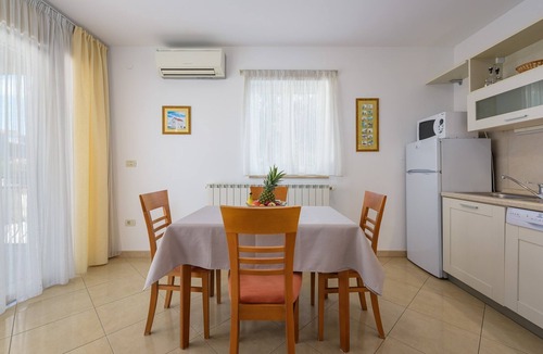 Basanija Apartment | One bedroom apartment with a swimming pool Bašanija (Umag) (A-3402-a)