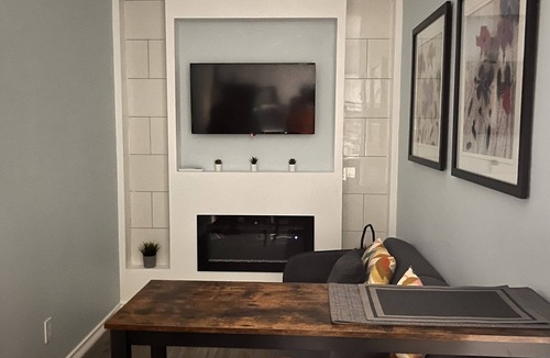 Whitby Apartment | One bedroom apartment/suite