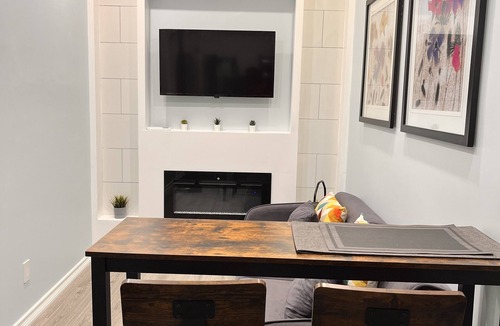 Whitby Apartment | One bedroom apartment/suite
