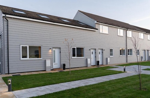 Gosport Apartment | Open Mind Property - 2 Beds & FREE Parking