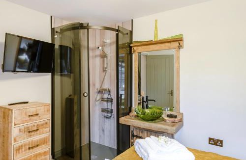 Frampton House | Orchard Retreat