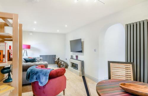 Frampton House | Orchard Retreat