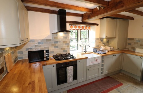 South Wingfield Cottage | ORCHARD VIEW, pet friendly, character holiday cottage in Oakerthorpe