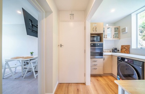 Oriental Bay Apartment | Oriental Bay Waterfront- Entire 2 Level apartment