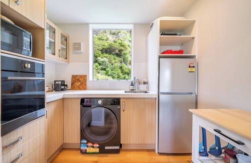 Oriental Bay Apartment | Oriental Bay Waterfront- Entire 2 Level apartment
