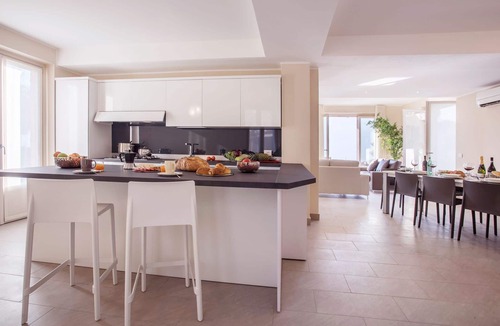 Ossuccio House | Ossuccio Grande C apartment sleeps 12, lake view & pool by Italian Apartments.