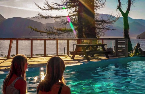 Harrison Hot Springs House | Ozarks Luxurious Lakeside Home Retreat at Harrison Lake