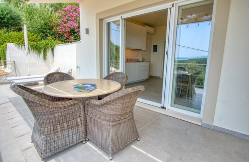 Kalami Cottage | Paleopetres K-One - Premium Double Suite - Sea Views - Beach - Pool - Kalami