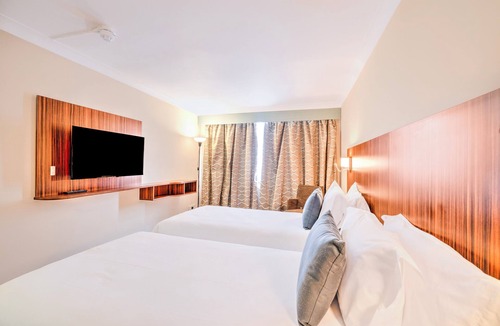 Emerson Park Hotel | Palms Hotel & Retreat By Palette London Romford
