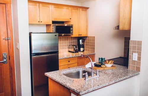 Whistler Village Hotel | Pan Pacific Whistler Mountainside