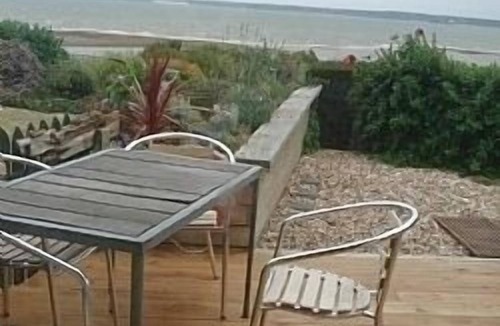 Hill Head Cottage | panoramic sea views, beach side, Coastguard Cottage, Hampshire