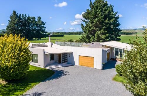Martinborough House | Paradise on Campbell