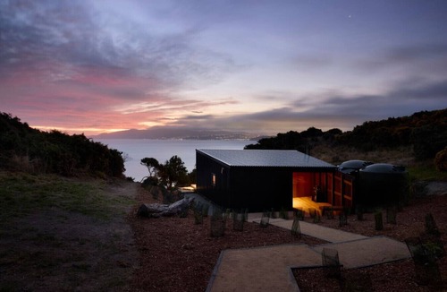 Wellington Cabin | Parangarehu - Ahi Kā