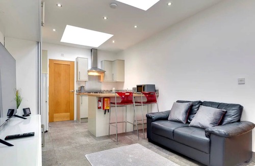 Mill Road House | Pass the Keys | Central & Modern Cabin on Mill Road