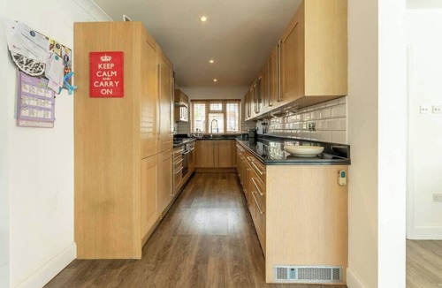 Chelmsford House | Pass the Keys | Large and spacious House in Chelmsford!