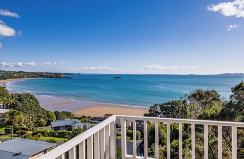 Coopers Beach House | Paua Shell - Coopers Beach Holiday Home