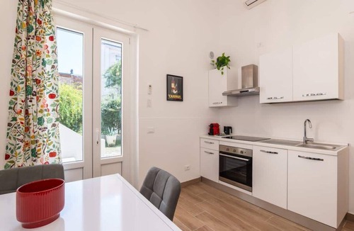 Precotto Apartment | Peace & relax near Metro (M1)- ground floor apart