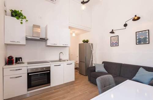 Precotto Apartment | Peace & relax near Metro (M1)- ground floor apart