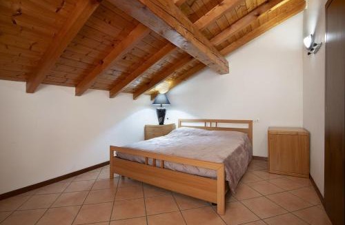 Ronco House | Peaceful Alpine House near Sentiero Valtellina
