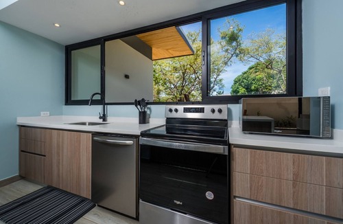 Junquillal House | Peaceful Coastal Getaway, Walk to the Beach & Surf