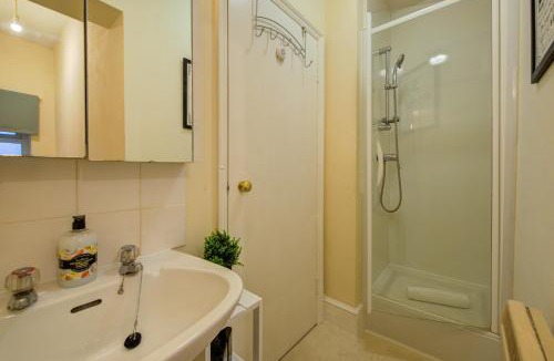 Stamford Apartment | Peaceful Contractor Studio Ideal for Long Work Stays