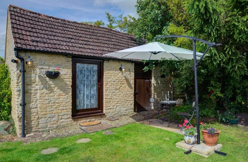 Ufford Apartment | Peaceful Getaway - Free Parking, Short Drive to Stamford