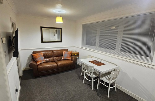 Gosport Apartment | Peaceful Town Flat Near Iconic Landmarks Share Save