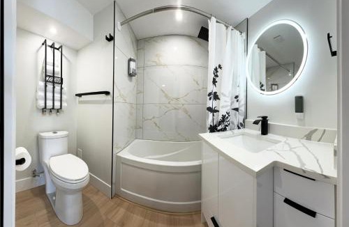 Central Okanagan Apartment | PeachView Deluxe Suites 301