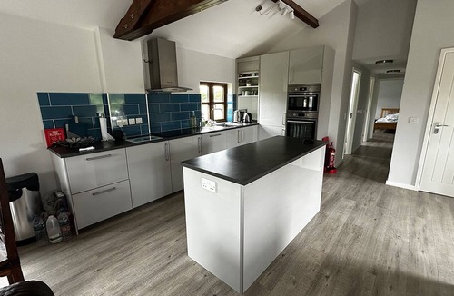 Tilney Fen End House | Peacock Barn · Emus, Lake & Firepit · Norfolk